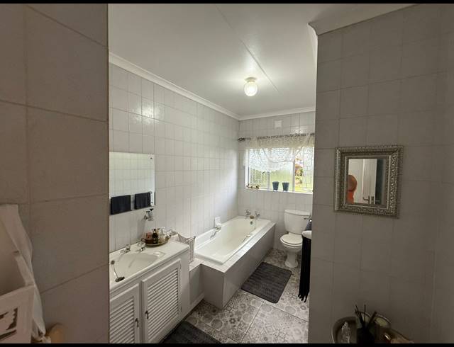4 BEDROOM HOUSE FOR SALE IN THREE RIVERS EAST